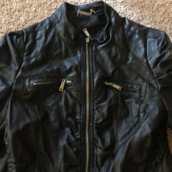 Black leather jacket! - Picture 2 of 3